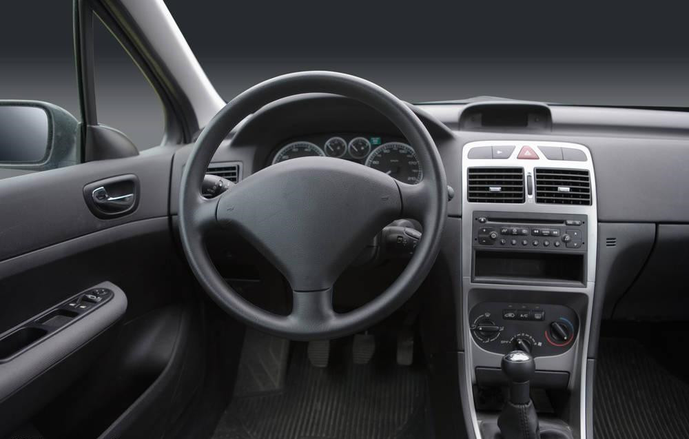 未經過甲醛治理的新車,老人兒童不宜乘坐 未經過甲醛治理的新車,老人兒童不宜乘坐