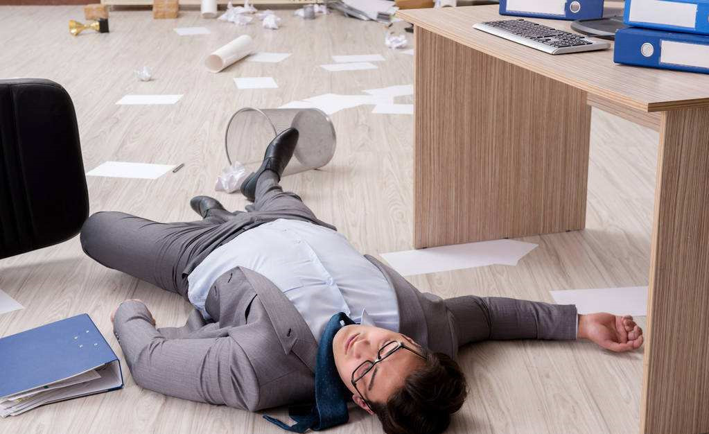 劉強東演講險暈倒 原因竟是…… 劉強東演講險暈倒 原因竟是……