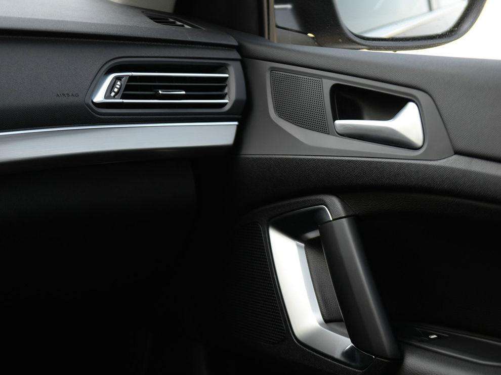 一輛汽車怎么能不受潮呢？