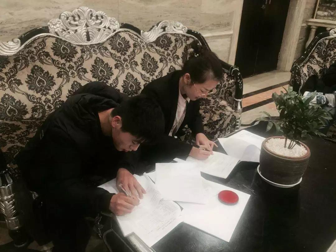 熱烈祝賀張總簽約創綠家江蘇省徐州市區級代理！