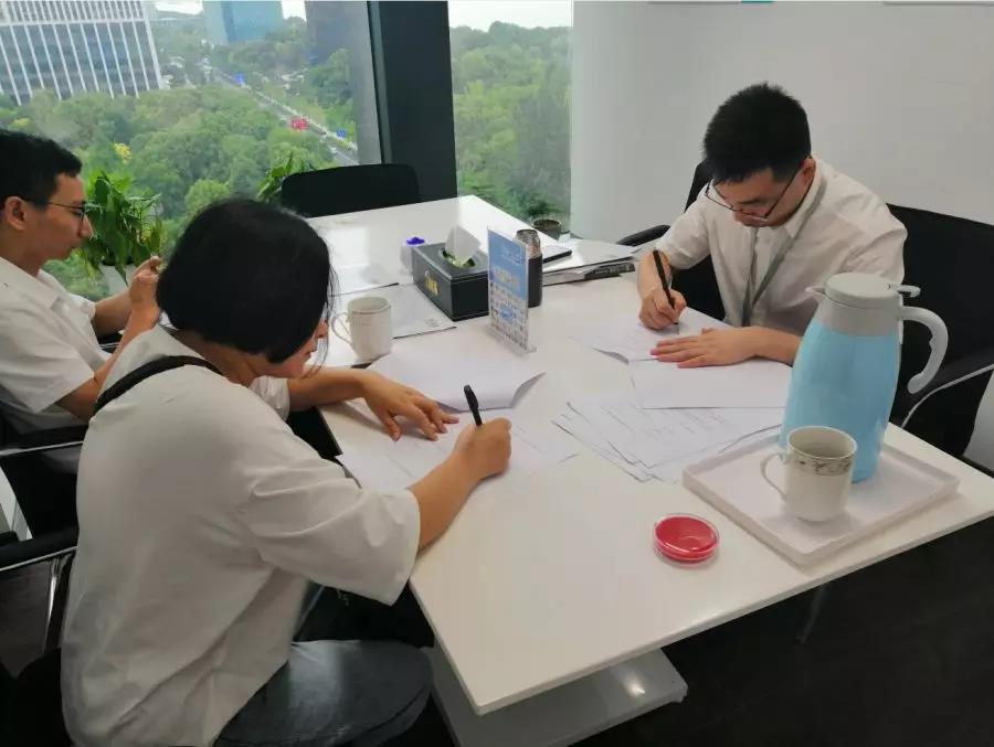 熱烈祝賀朱總、劉總簽約創綠家江蘇省蘇州市吳江區區級代理！