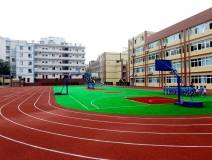 對“毒跑道”說不，中小學塑膠跑道出強制新國標：甲醛不得高于0.4mg